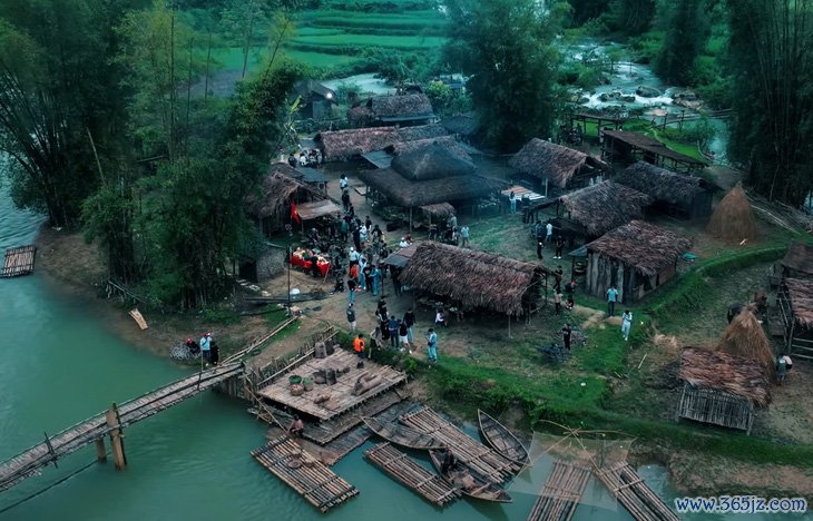 Đèn âm hồn gia nhập đường đua phim Tết muộn để né Bộ tứ báo thủ của Trấn Thành? - Ảnh 6.